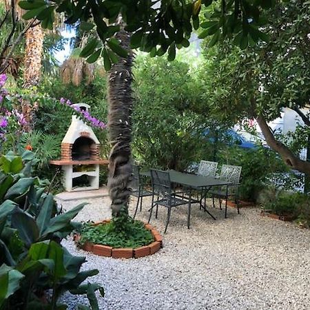 אומיס Sabina Apartments מראה חיצוני תמונה