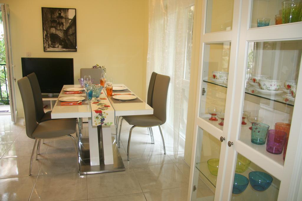 אומיס Sabina Apartments חדר תמונה