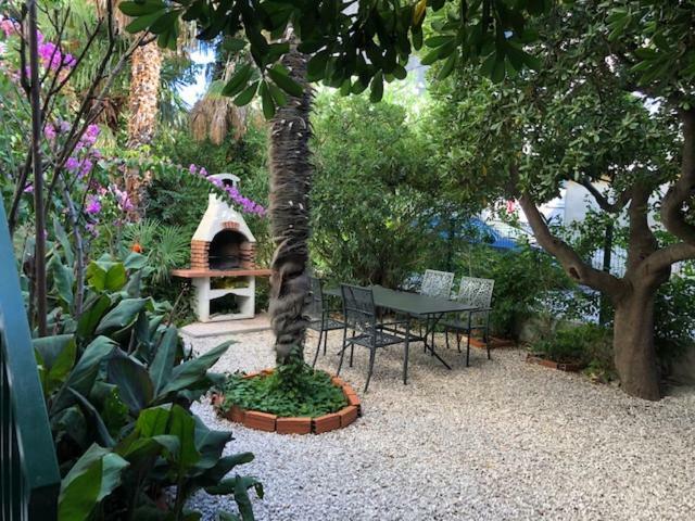 אומיס Sabina Apartments מראה חיצוני תמונה
