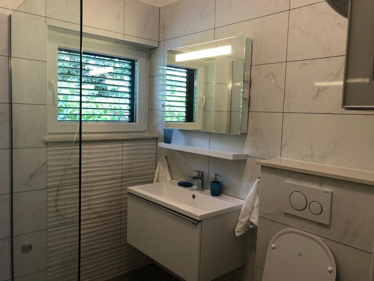 אומיס Sabina Apartments מראה חיצוני תמונה